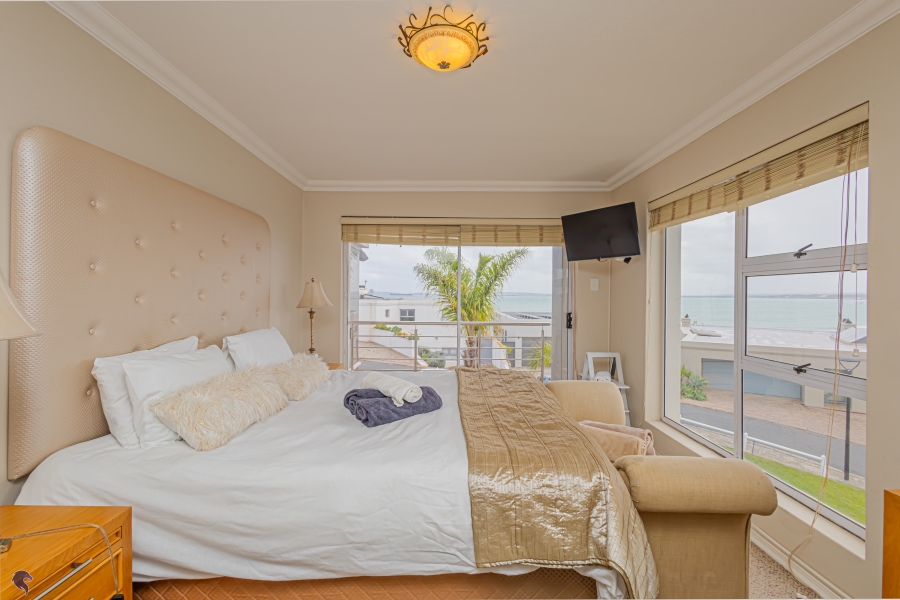 5 Bedroom Property for Sale in Waterfront Western Cape